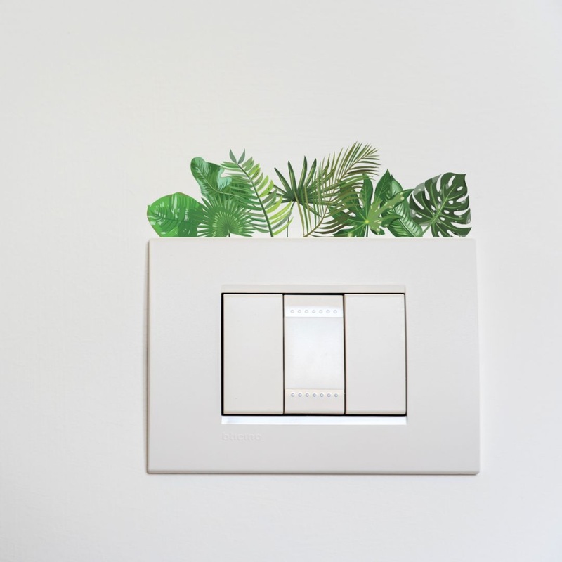GREEN LEAVES WALL STICKER