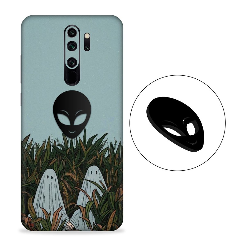 4D Aliens in Field