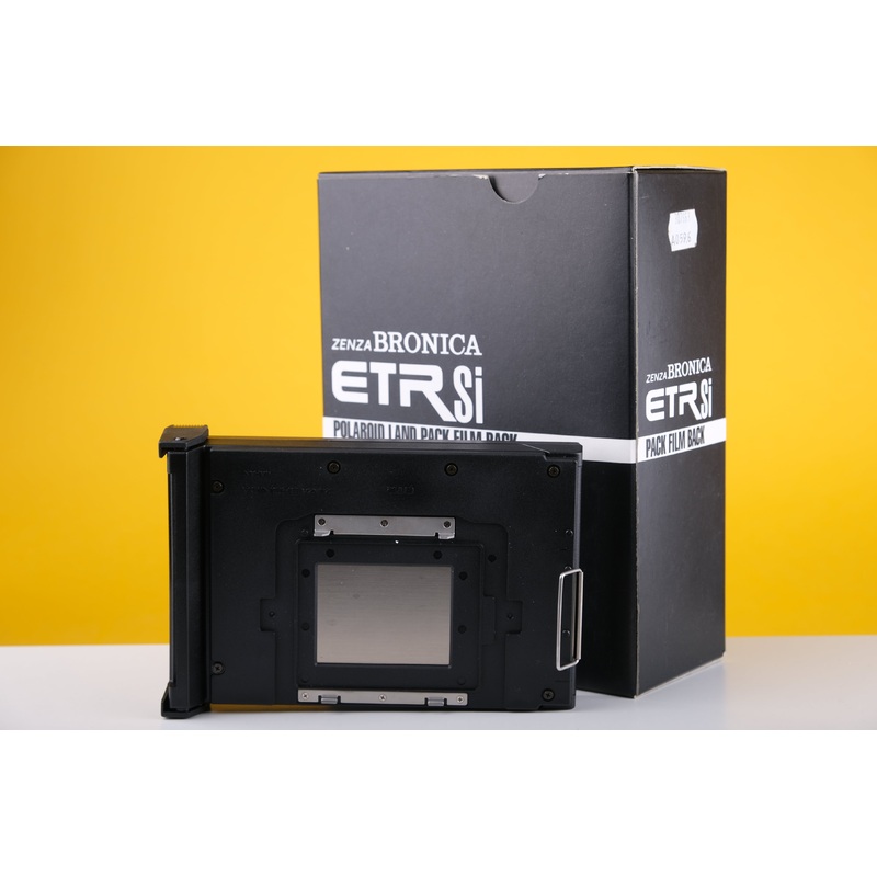 Bronica ETRSi Polaroid Land Pack Film Back