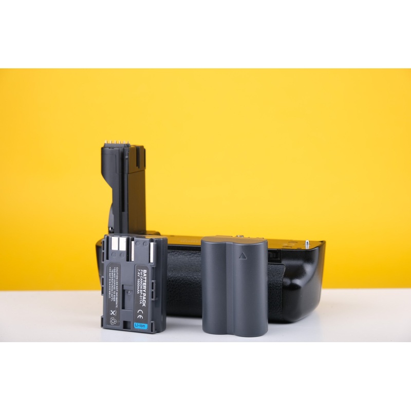 Canon Battery Grip BG-ED3 with Two Batteries