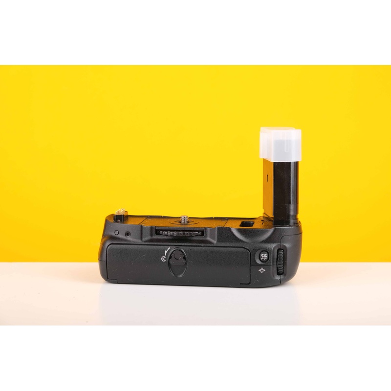 Nikon Multi Function Battery Pack